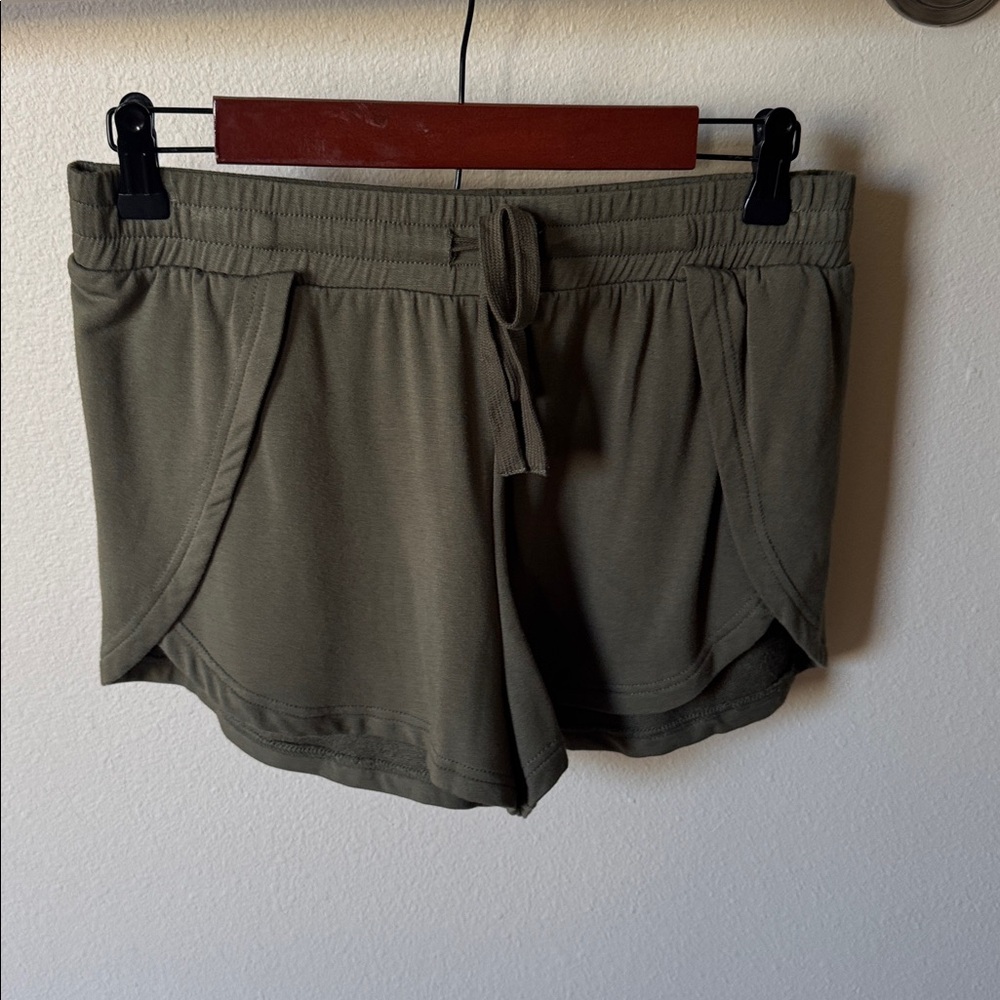 BB Dakota Dark Olive Shorts